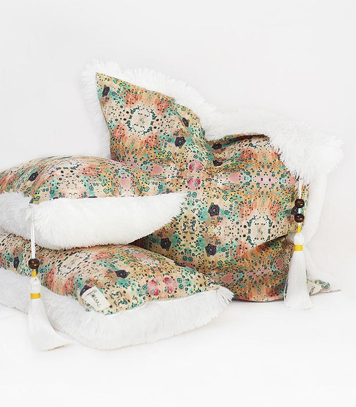 Art Throw Pillow 'Female-hello' — additional view