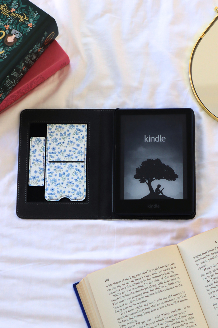 booked & busy kindle case