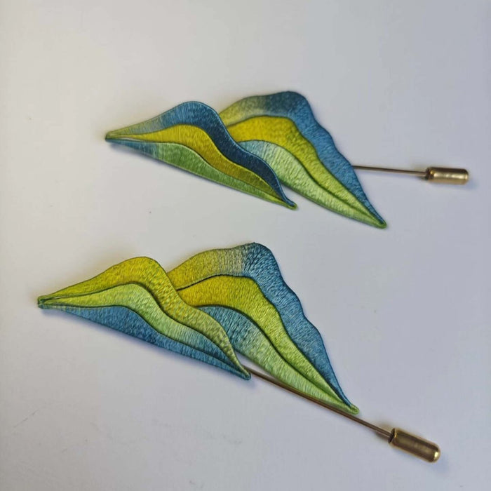 Handmade Thread-Wrapped Mountain Landscape Brooch - Artisanal Chanhua "Endless Rivers and Mountains" Pin