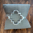 Clover w/ Square Edges / Gold