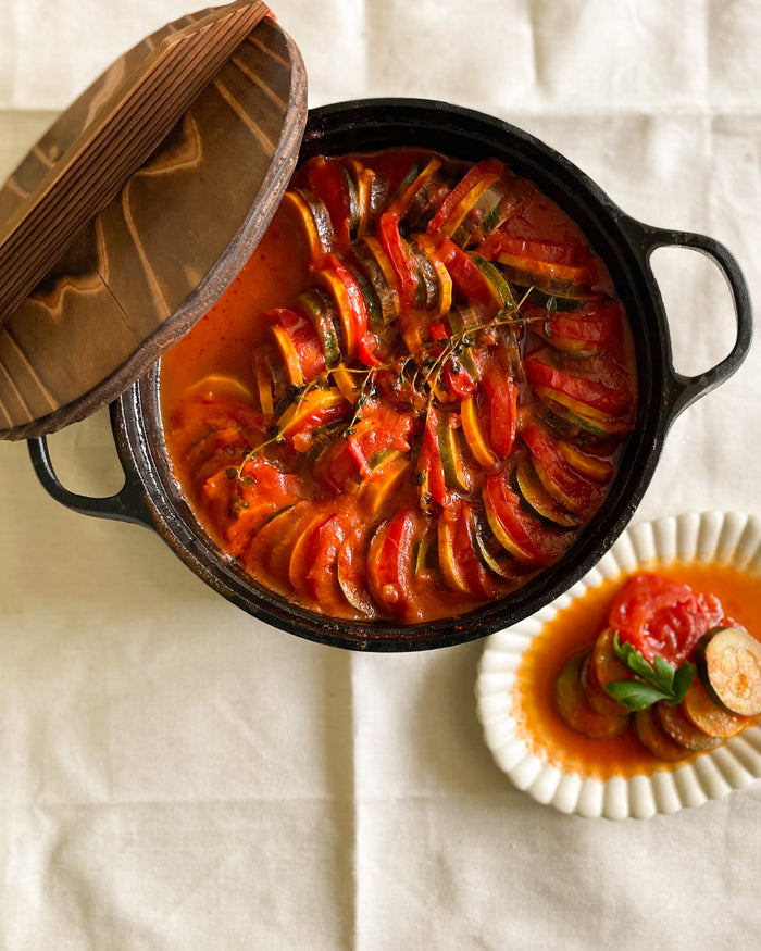 Sukiyaki Gyoza Iron Pot