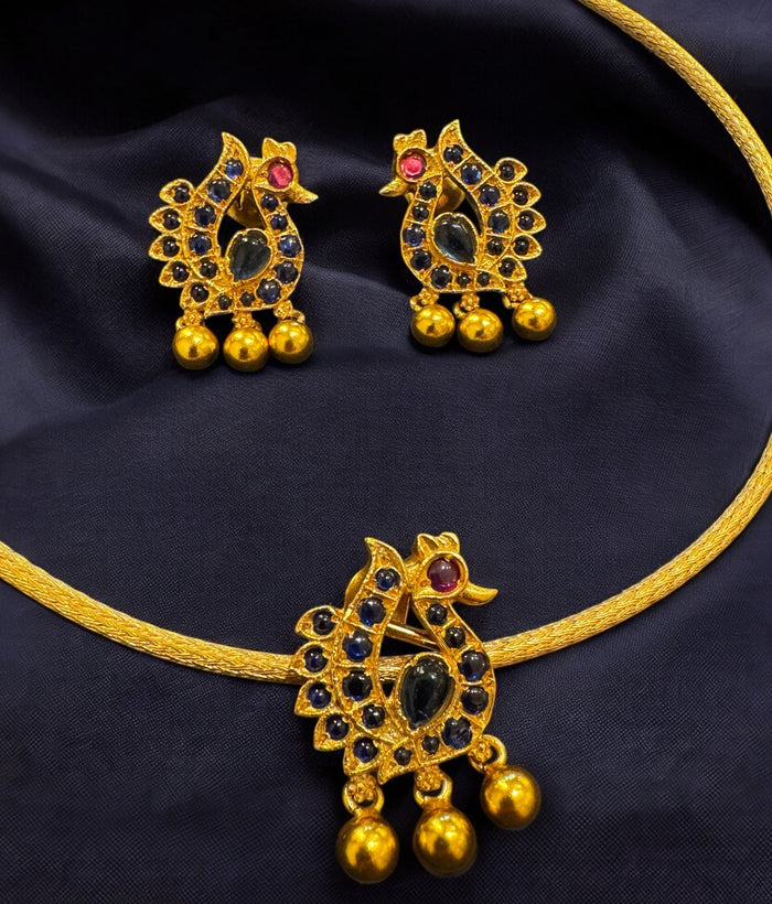 The Lasaka Silver Peacock Blue Kemp Pendant Set