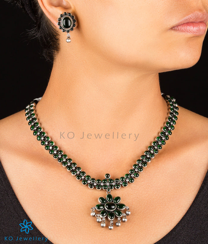 The Nivi Addige Silver Necklace (Green/Oxidised)
